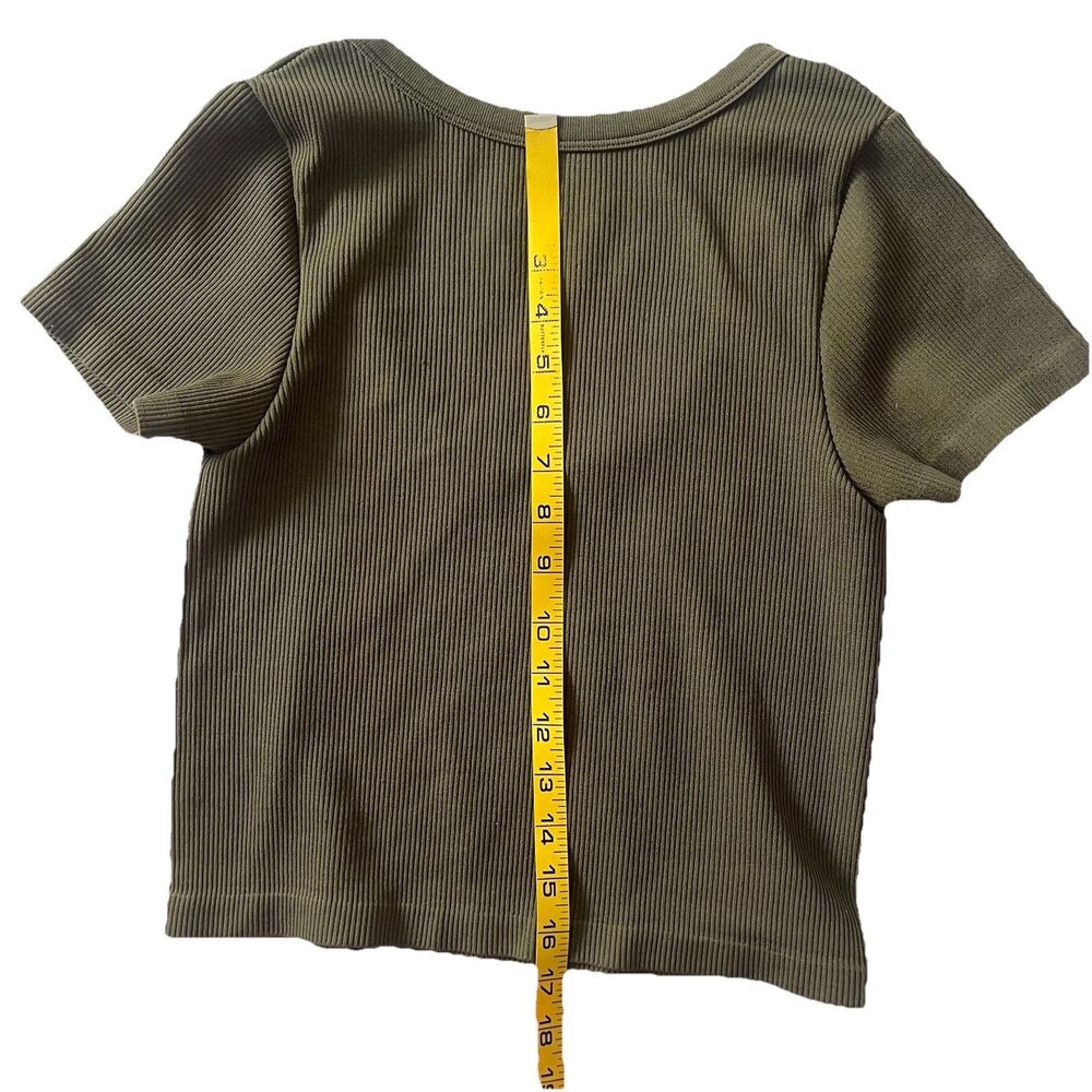 Justify Top Ribbed Short Sleeve Scoop Neck Crop Olive Green Womens M Casual EUC - Picture 5 of 5